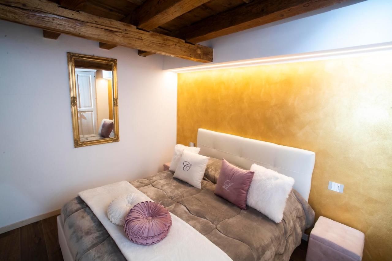 The Key Of Apartament *